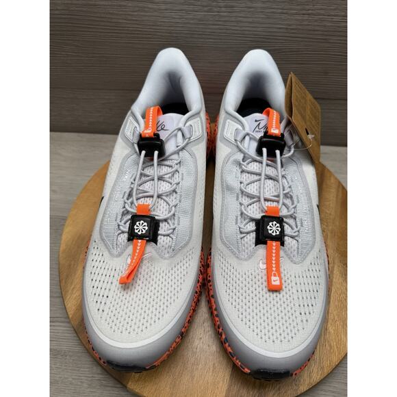 Athletic_Shoes